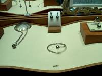 black peral jewelry 